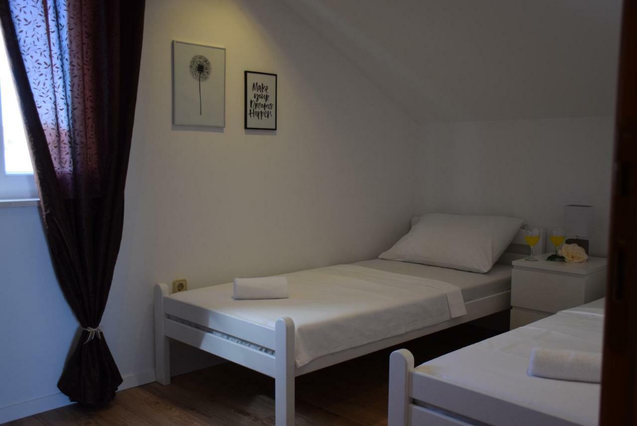 Apartments Zelic Водице Екстериор снимка