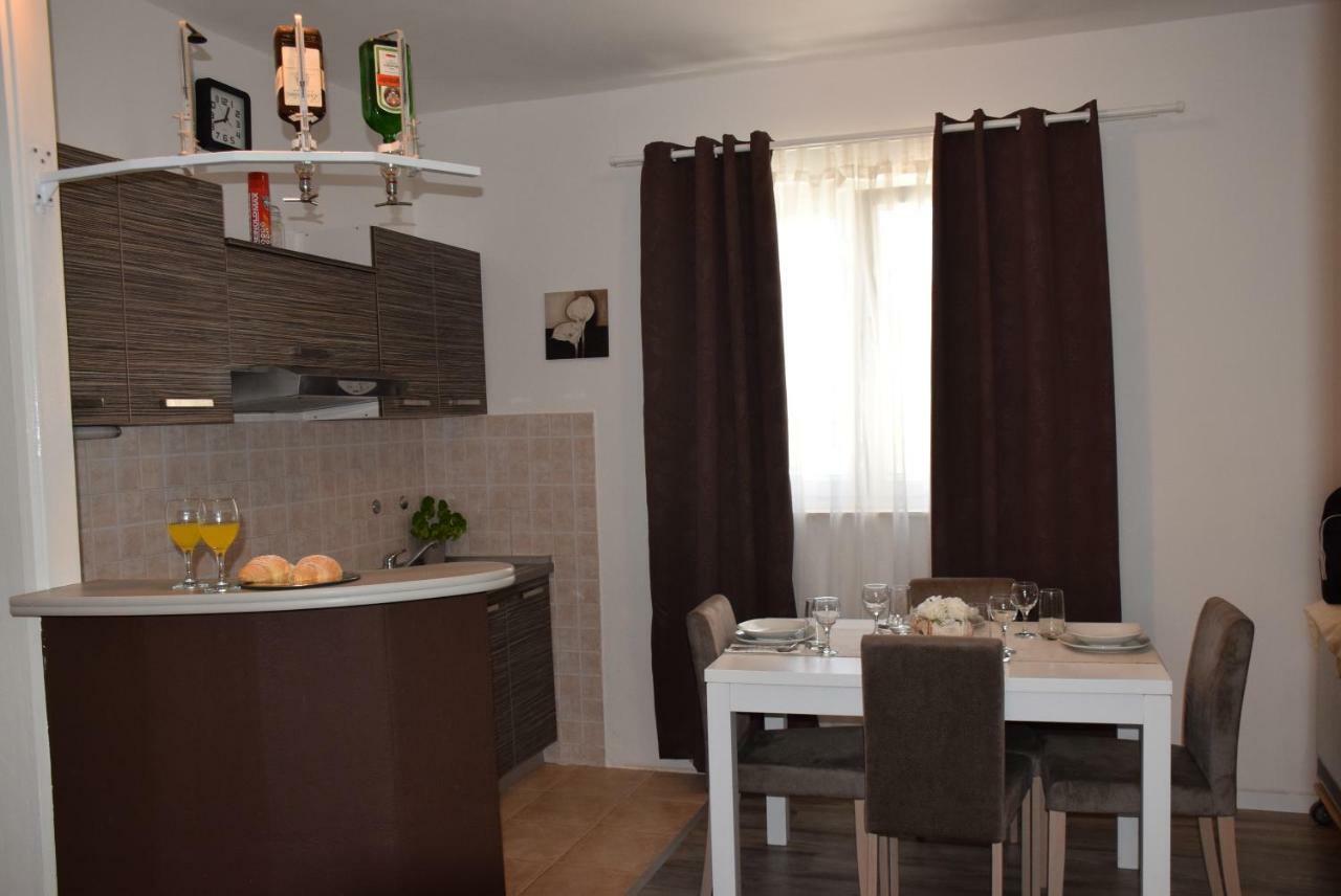 Apartments Zelic Водице Екстериор снимка